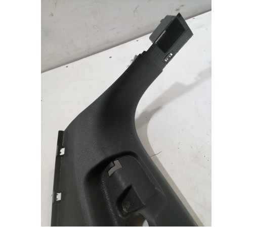 Накладка стойки передняя левая