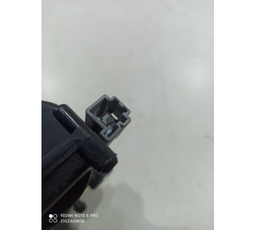 Доводчик крышки багажника