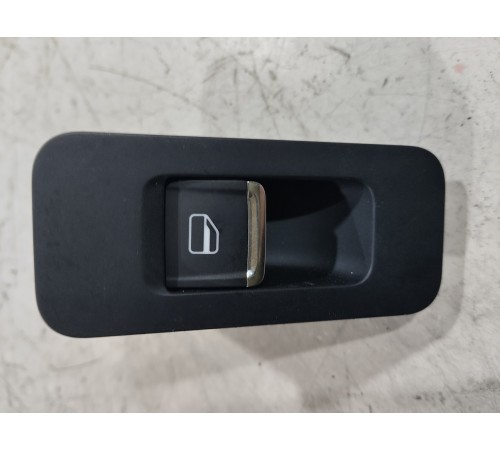 Кнопка стеклоподъёмника задняя правая