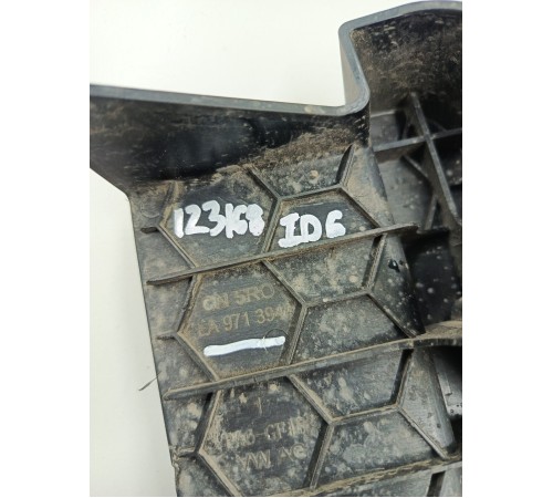 Дефлектор пыльник радиатора