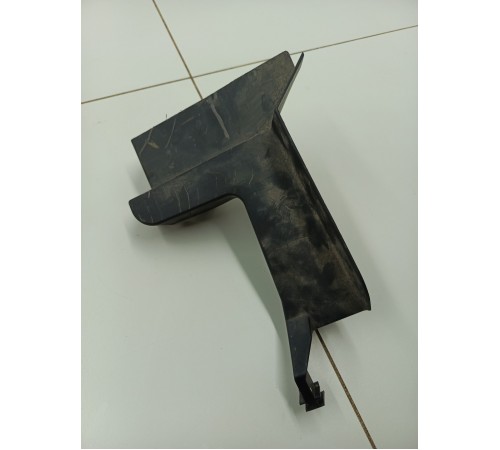 Дефлектор пыльник радиатора