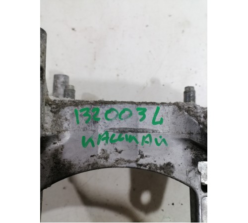 Кронштейн двигателя левый