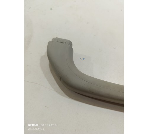 Ручка центральной стойки правая