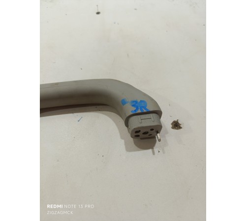 Ручка центральной стойки правая