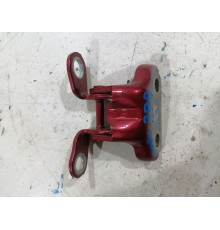 Петля двери задняя правая верхняя