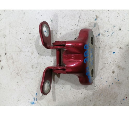 Петля двери задняя правая верхняя