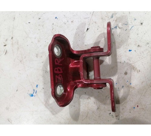 Петля двери задняя правая верхняя