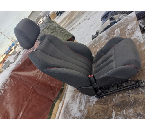 Сиденье переднее левое