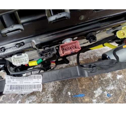 Сиденье переднее левое