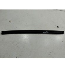 Уплотнитель стекла (задний правый внутренний)