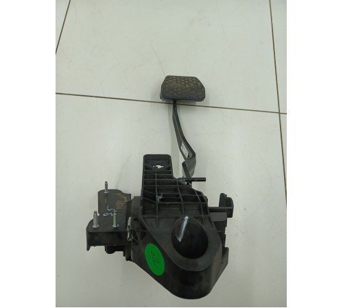 Педаль тормоза