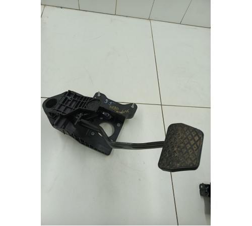 Педаль тормоза