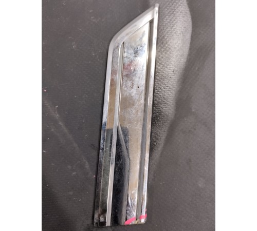 Молдинг двери(передний правый)