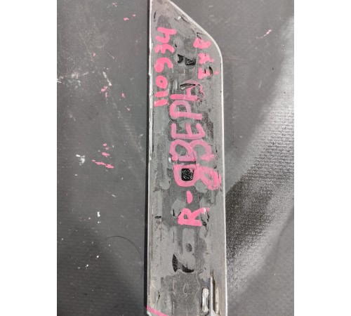 Молдинг двери(передний правый)