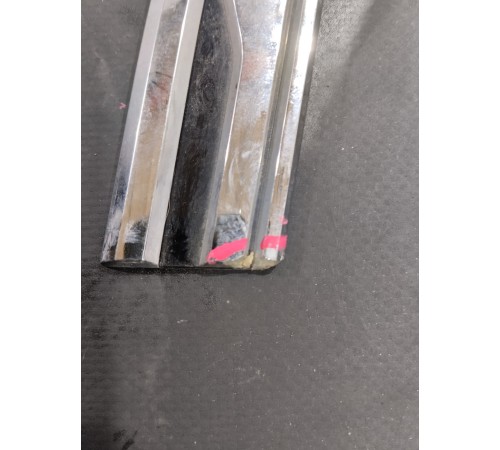 Молдинг двери(передний правый)