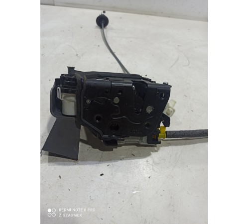 Замок двери (передний левый)