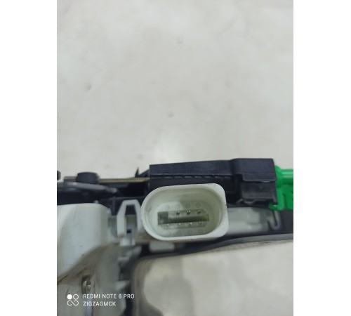 Замок двери (передний левый)