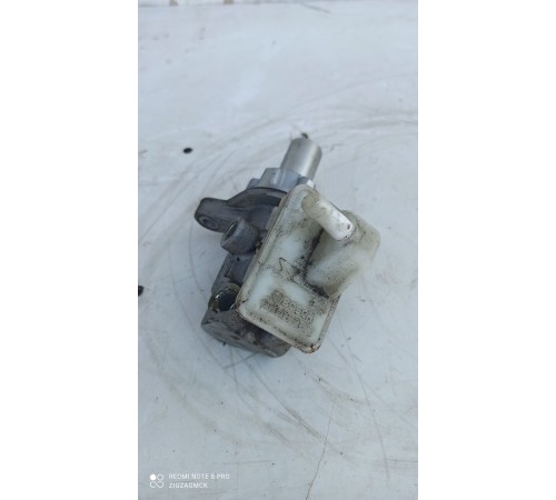 Главный тормозной цилиндр с бачком