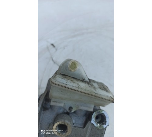 Главный тормозной цилиндр с бачком