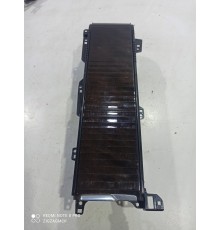 Подстаканник (вещевой ящик)