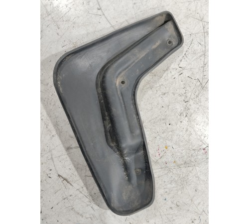 Брызговик передний левый