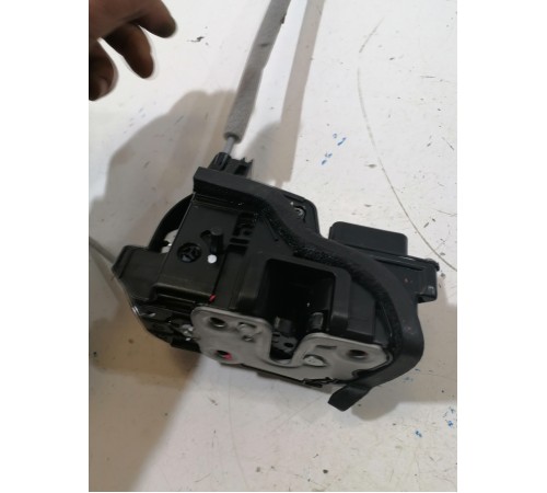 Замок двери задней правой