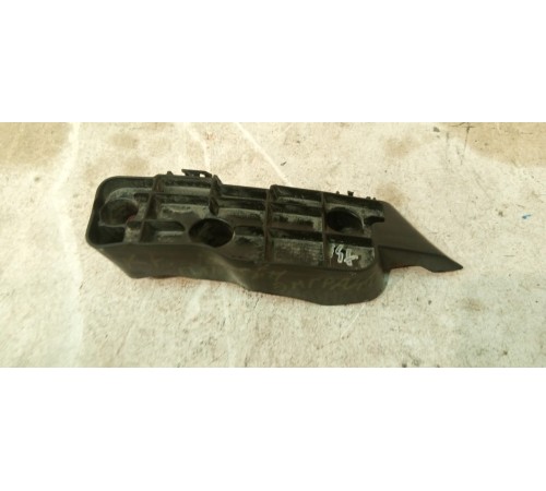 Кронштейн переднего бампера правый