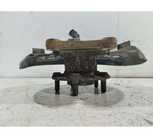 Ступица задняя левая