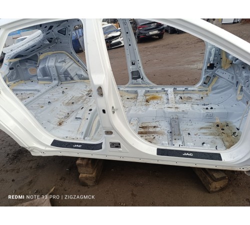 Порог со стойкой правый