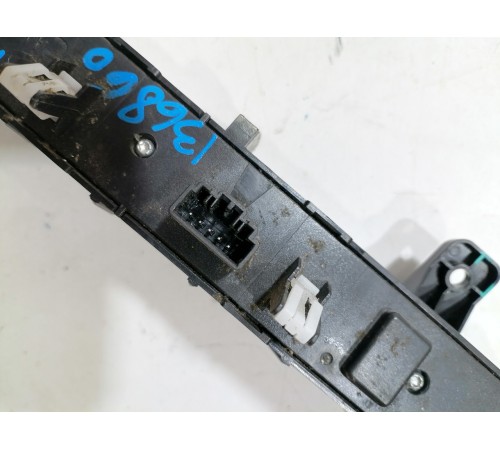 Блок кнопок управления климатом