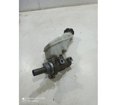 Главный тормозной цилиндр с бачком