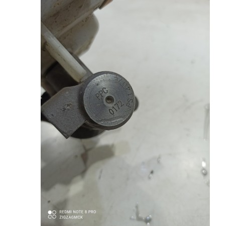 Главный тормозной цилиндр с бачком