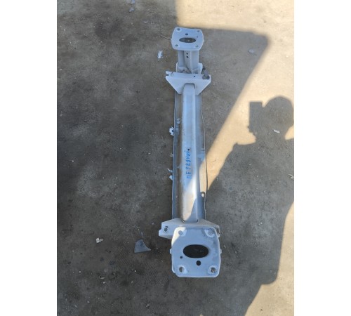 Усилитель бампера передний