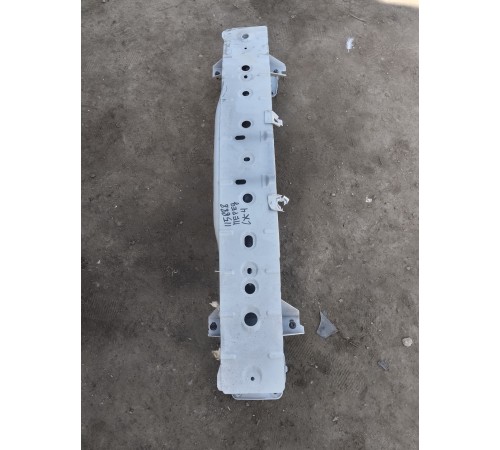 Усилитель бампера передний