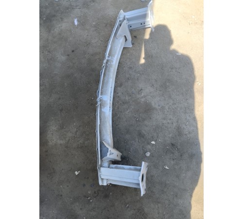 Усилитель бампера передний