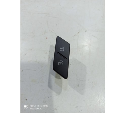 Кнопка блокировки дверей (центрального замка) передняя правая