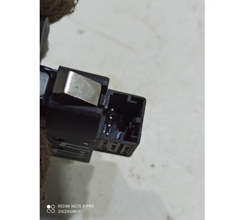 Кнопка блокировки дверей (центрального замка) передняя правая