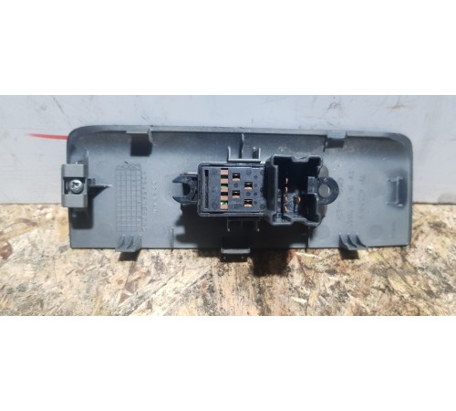 Кнопка стеклоподъемника задняя левая