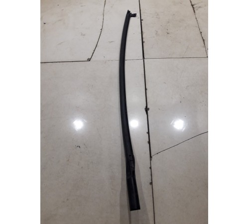 Уплотнитель сдвижной двери левый