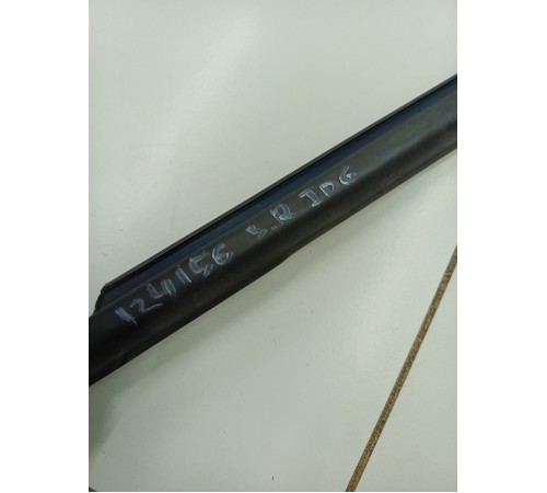 Уплотнитель стекла задний правый внешний