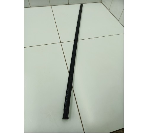 Уплотнитель стекла задний правый внешний