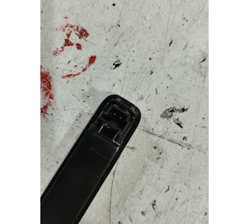 Плафон внутреннего освещения салона левый