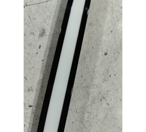 Плафон внутреннего освещения салона левый