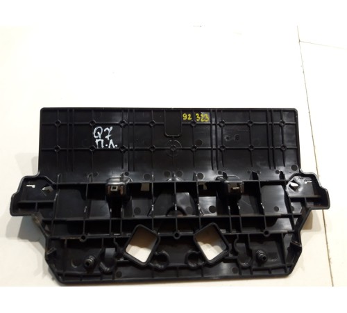 Накладка (пластик) сиденья передняя левая