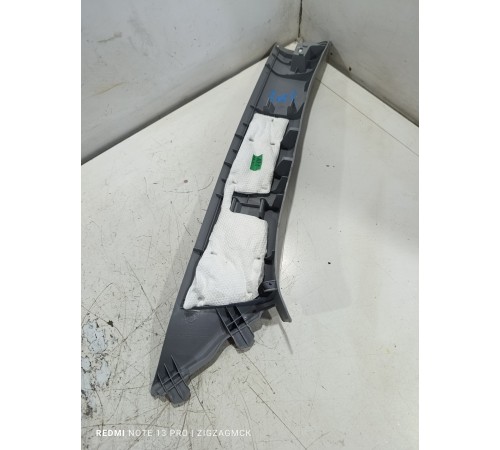 Обшивка стойки лобового стекла левая