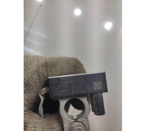 Клемма аккумулятора (минус)