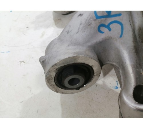 Кулак поворотный задний правый 