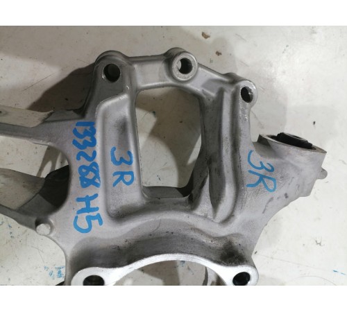 Кулак поворотный задний правый 