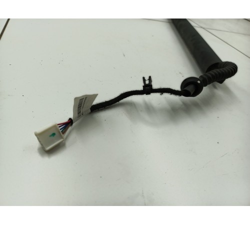 Амортизатор багажника левый