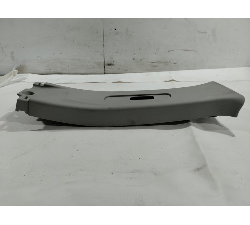 Обшивка центральной стойки правая верхняя